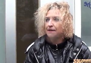 Blond-haired amateur granny fucking on cam